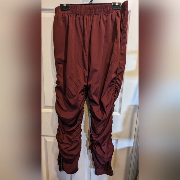💙 ZENANA 💙 Burgundy Harem Joggers - Picture 2 of 8